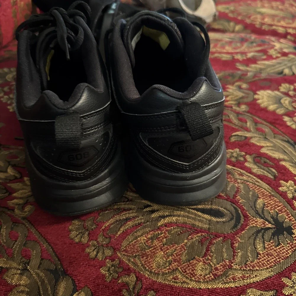 New Balance 608v5 Men's Triple Black Training Shoes - MX608AB5 Leather Size 11.5